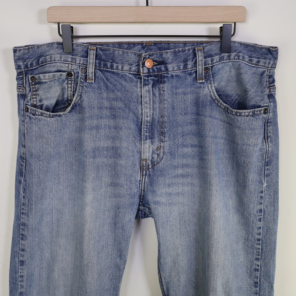 Levi's 569 Loose Straight Jeans 36x32 Baggy Y2K Mid Wash Blue Denim Whiskers - Picture 3 of 16